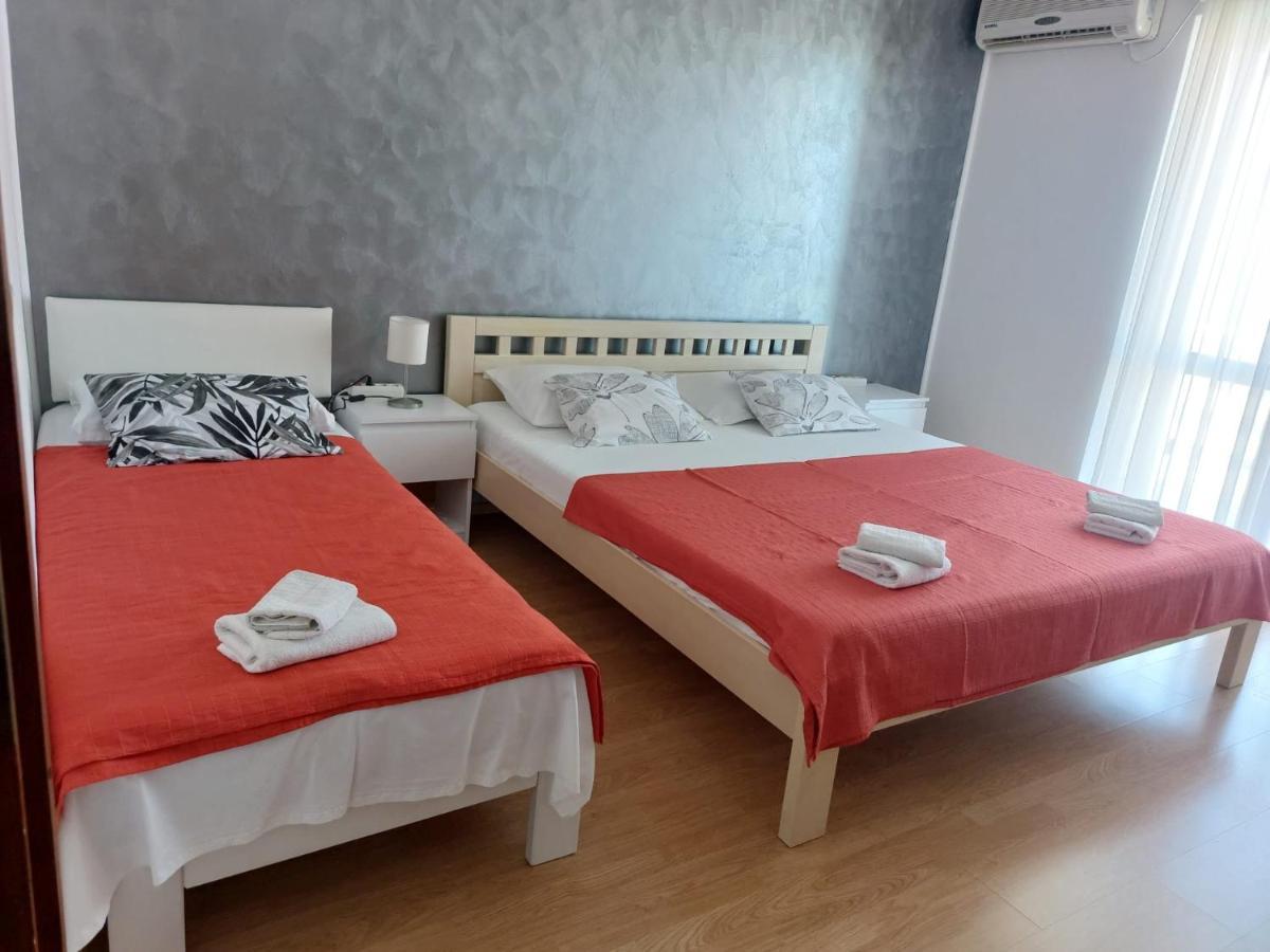 Apartments By The Sea Mavarstica, Ciovo - 2043 Trogir Eksteriør billede